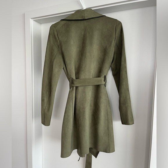 Coat - Picture 2 of 2